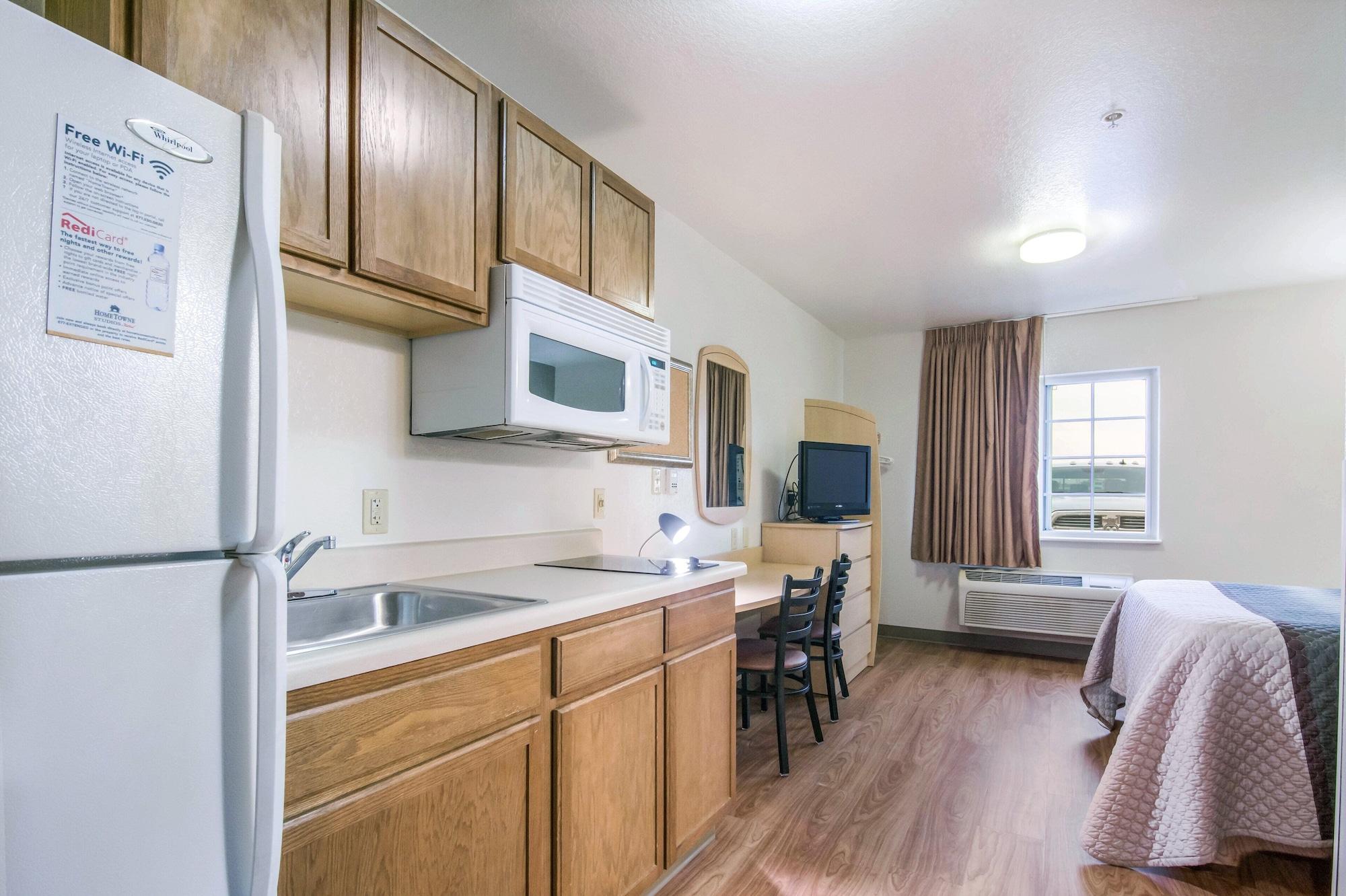 Hometowne Studios & Suites By Red Roof Bentonville Extérieur photo
