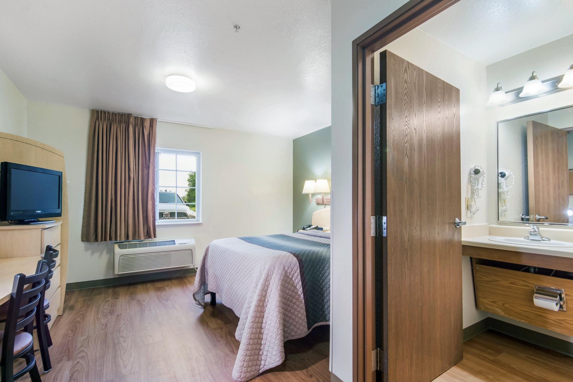 Hometowne Studios & Suites By Red Roof Bentonville Extérieur photo