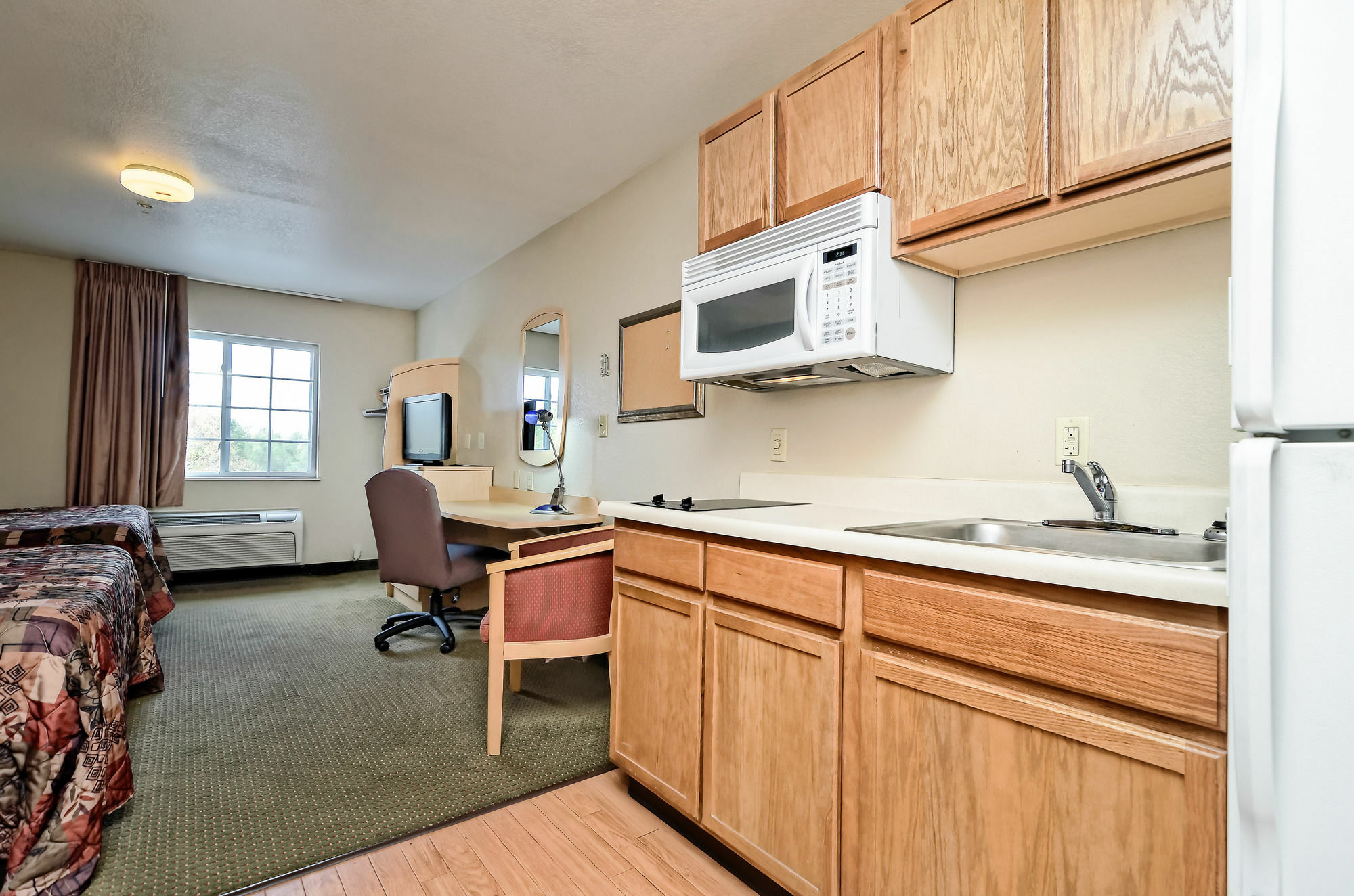 Hometowne Studios & Suites By Red Roof Bentonville Extérieur photo