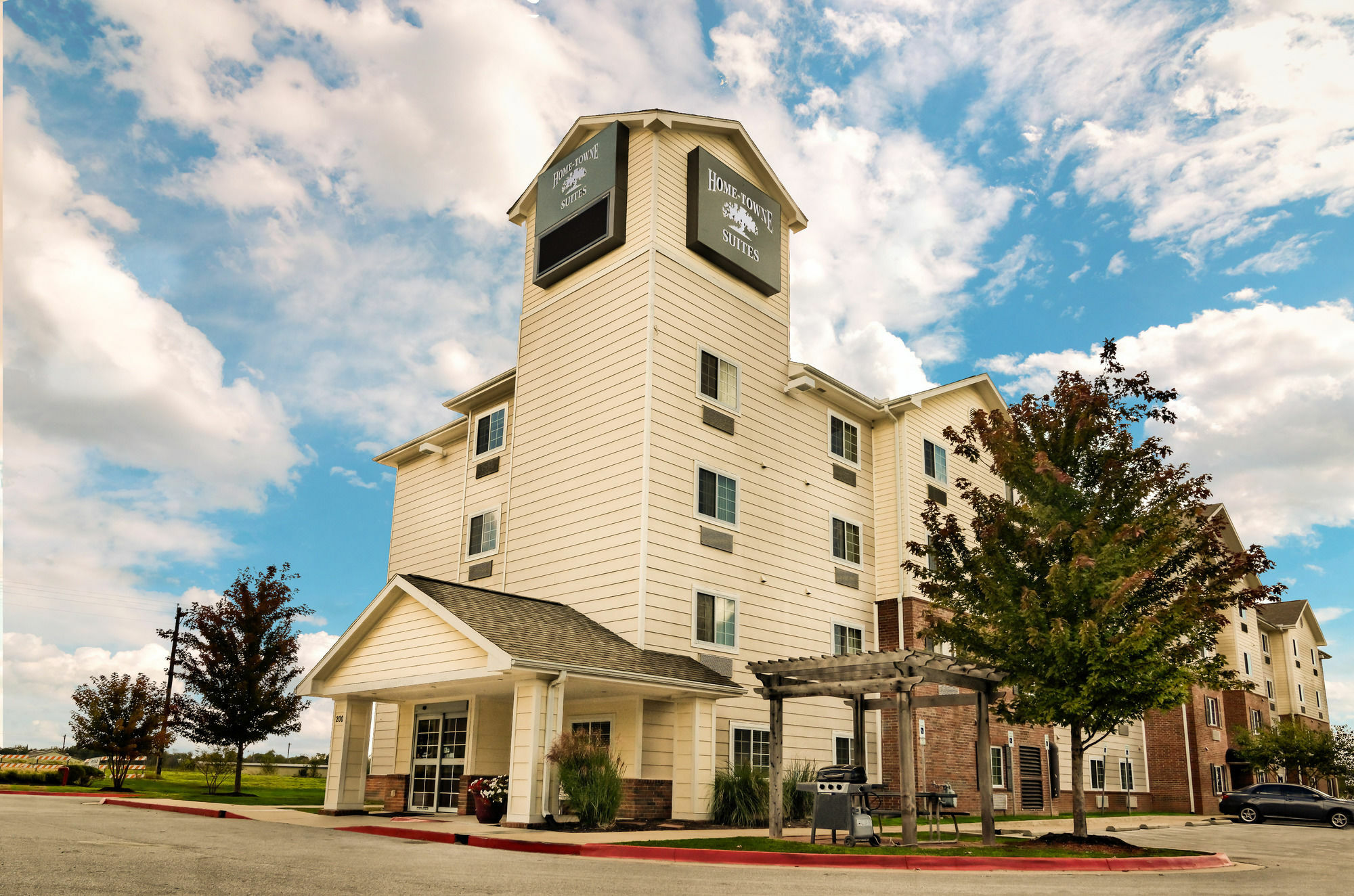 Hometowne Studios & Suites By Red Roof Bentonville Extérieur photo