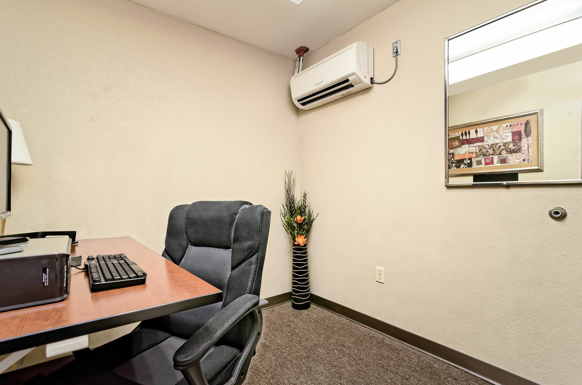 Hometowne Studios & Suites By Red Roof Bentonville Extérieur photo